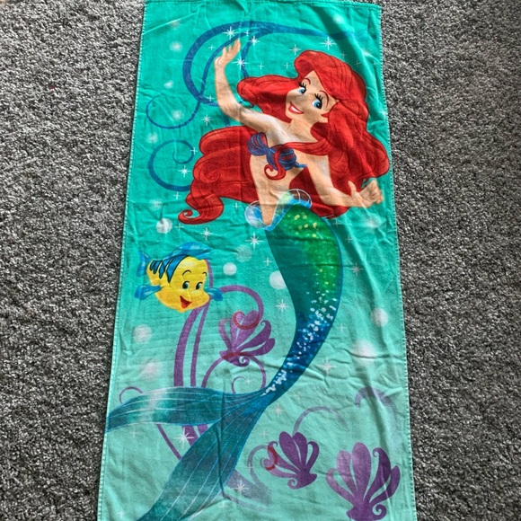 Disneys Ariel Little Mermaid Oversized Beach Towel - Picture 2 of 3